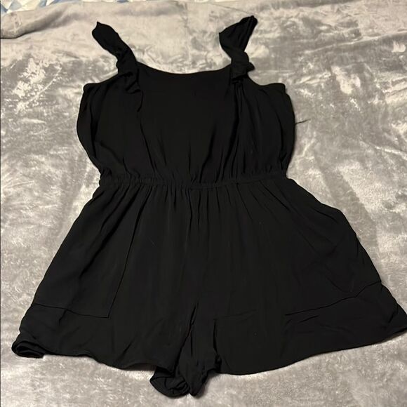 Old Navy Black Shorts Romper - Picture 1 of 5